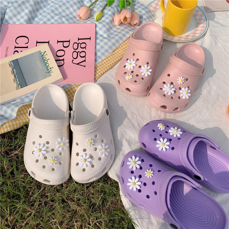 Slipper Slides with Daisies For Women – Slippers Galore
